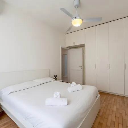 Life-corso Flat With Private Balcony ミラノ