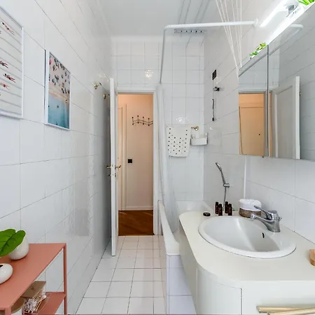 Life-corso Flat With Private Balcony * ミラノ